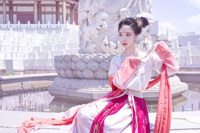 小说中林千紫与南宫询的故事，想下载看后续？来这